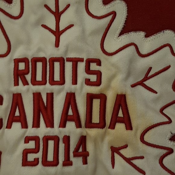 ☆ 2 for $30 ☆ Roots 2014 Canada Sweatshirt - Picture 2 of 4